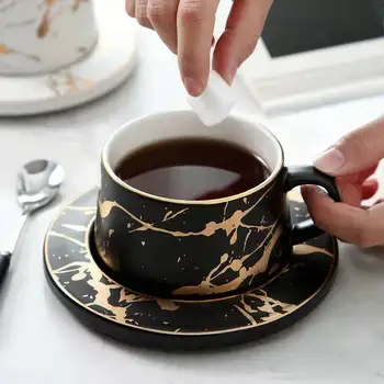 Yaratıcı Avrupa seramik kahve fincan seti Mermer öğleden sonra çay fincanları, tabaklar ve kaşıklar.